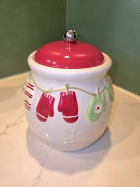 Vintage~Retired Hallmark White Cookie Jar with Red Lid and Green Mittens